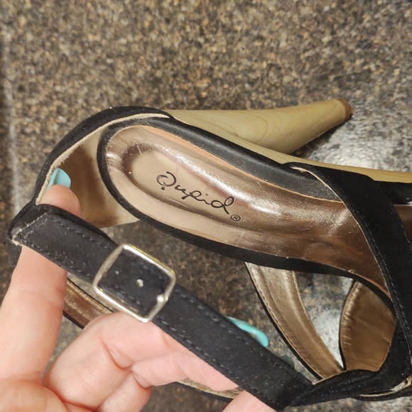 50%OFF!Qupid Sexy Platform High Heel Sandals Black Faux Suede On Wooden Heel - Picture 12 of 16